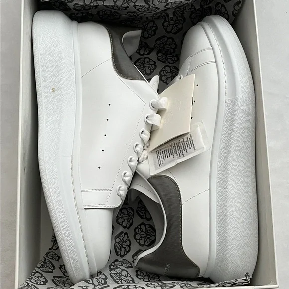 Alexander McQueen White Men's Sneakers Authentic - Picture 2 of 8